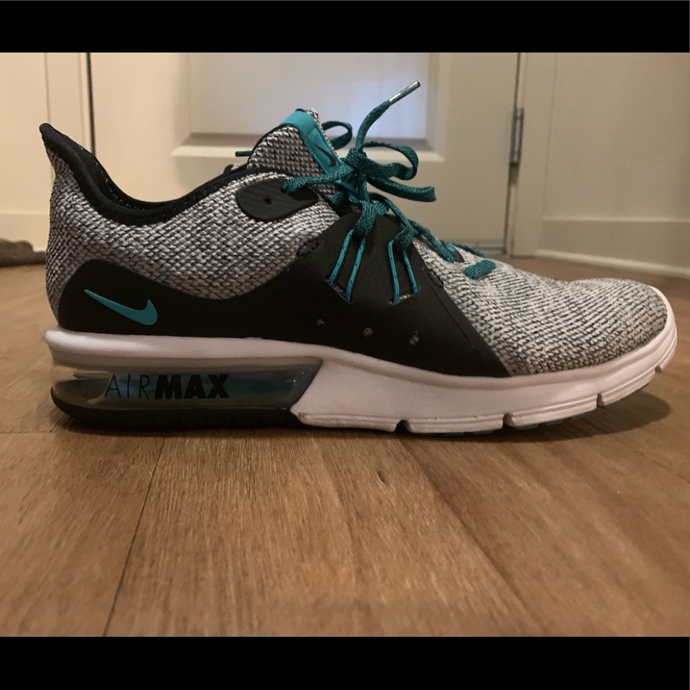 Men’s Nike AirMax Sequent 3 size 9.5